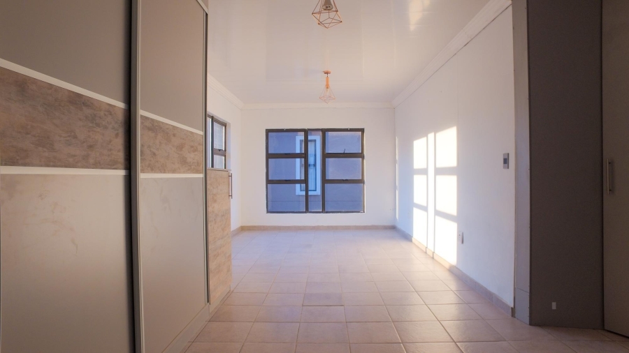 5 Bedroom Property for Sale in Waterkloof East North West